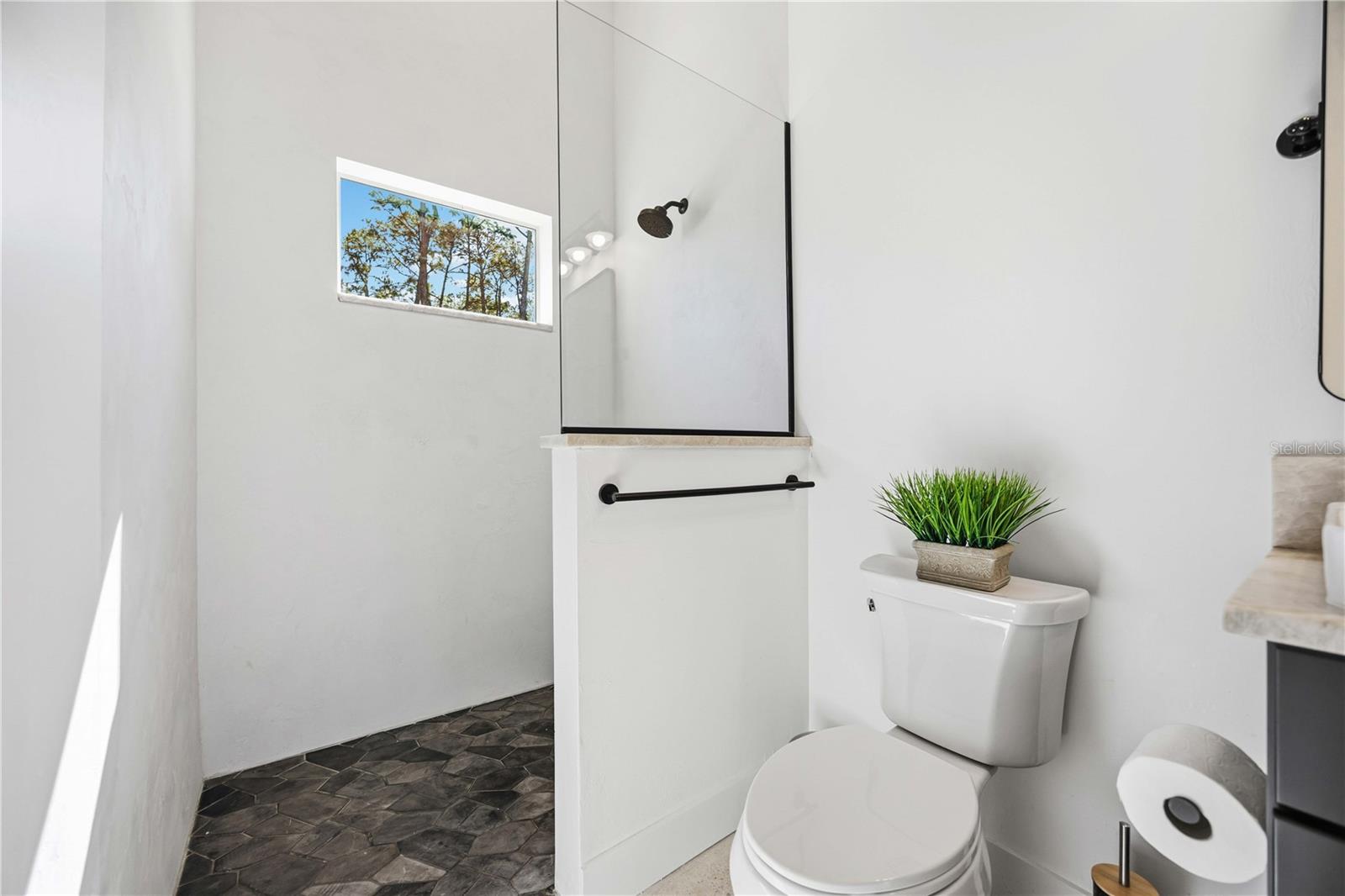 Image 55 of 86 For 143 Creek Drive Se