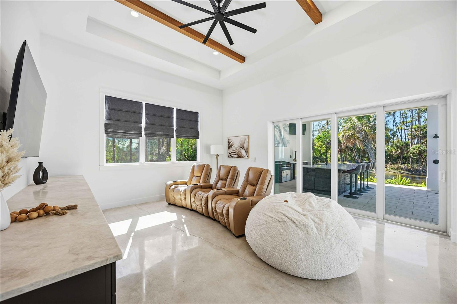 Image 58 of 86 For 143 Creek Drive Se