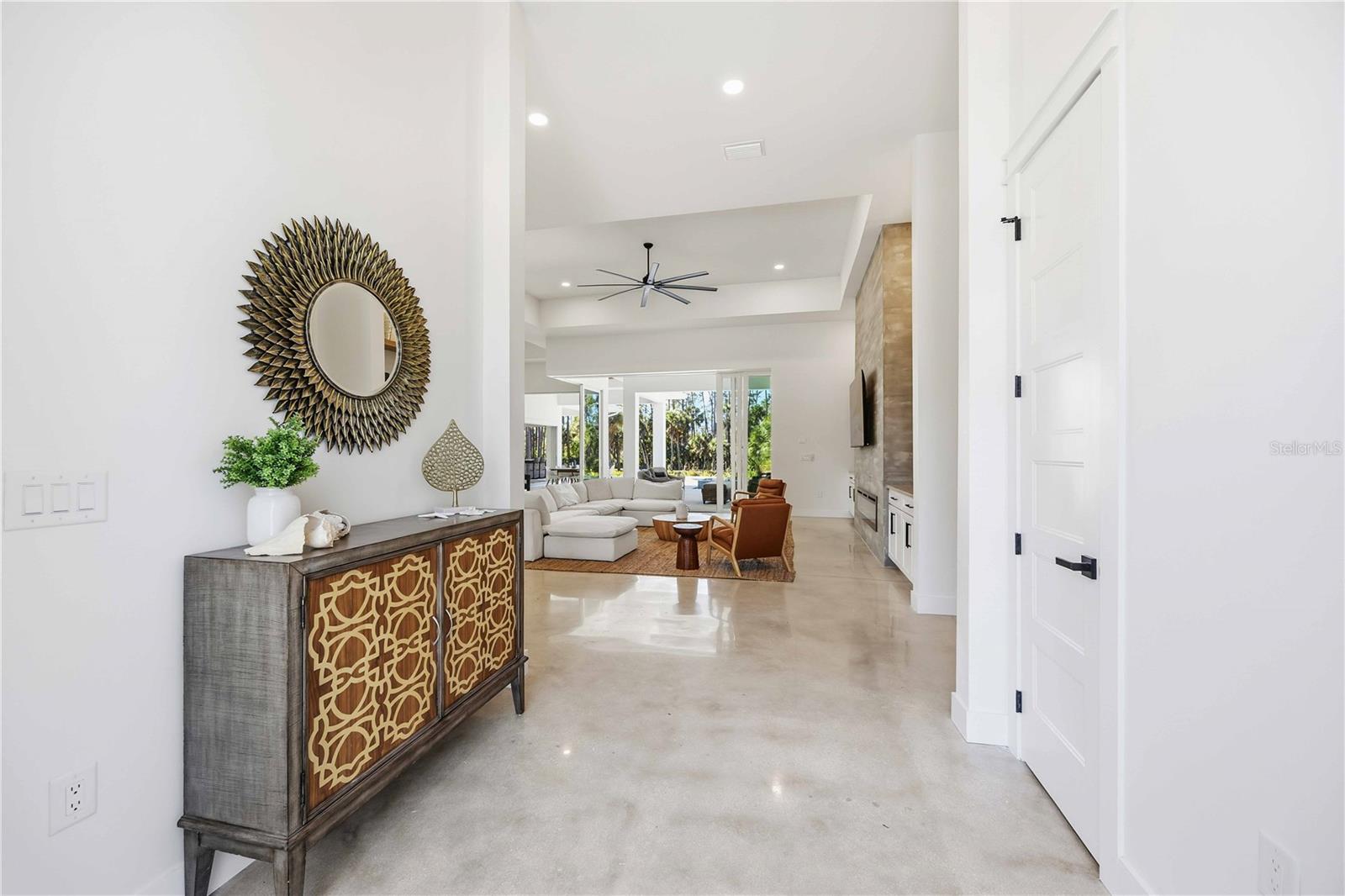 Image 6 of 86 For 143 Creek Drive Se