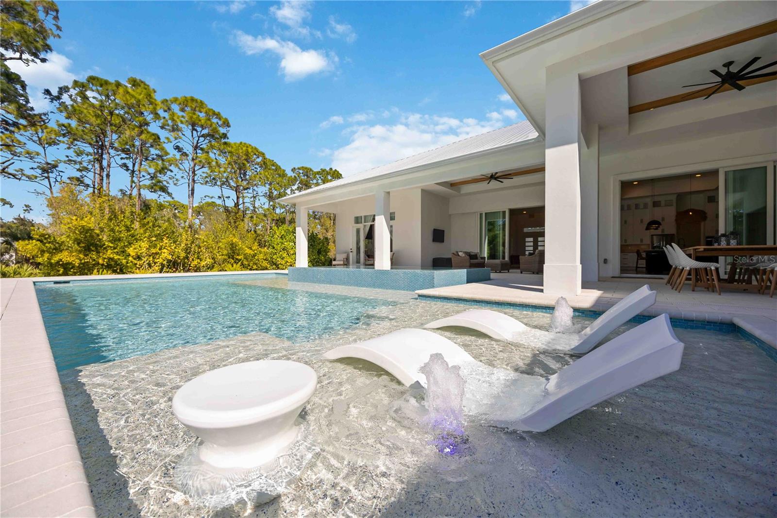 Image 62 of 86 For 143 Creek Drive Se