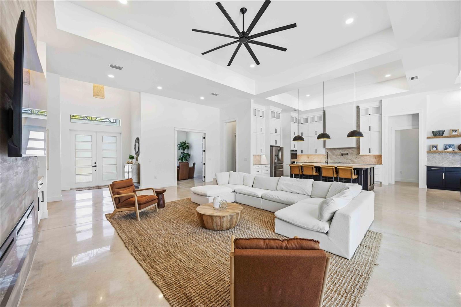 Image 9 of 86 For 143 Creek Drive Se