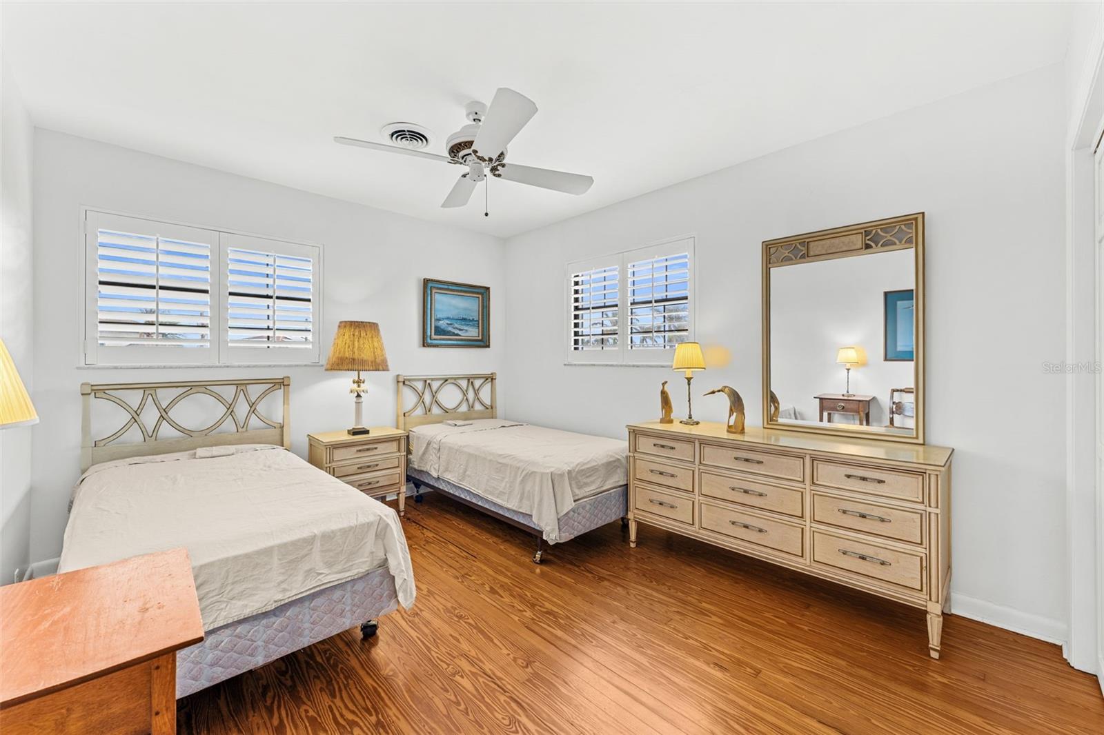 Listing photo id 13 for 1790 Bay Shore Drive