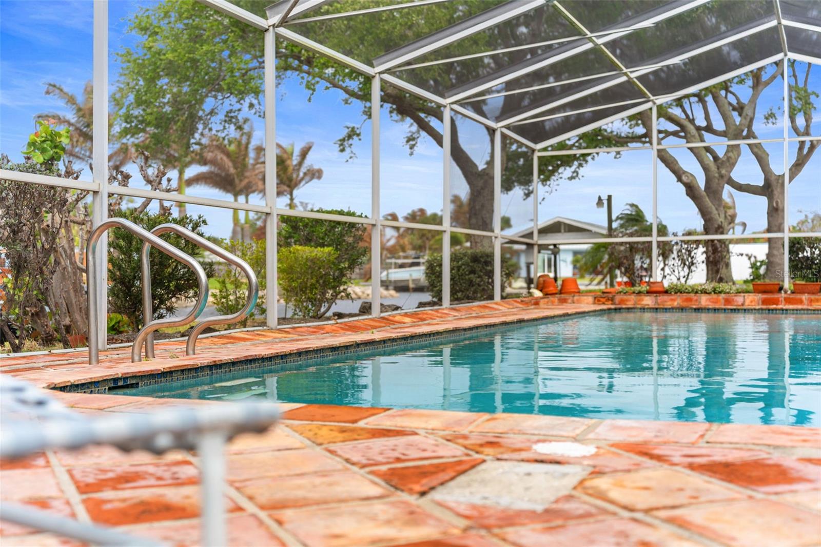 Listing photo id 16 for 1790 Bay Shore Drive