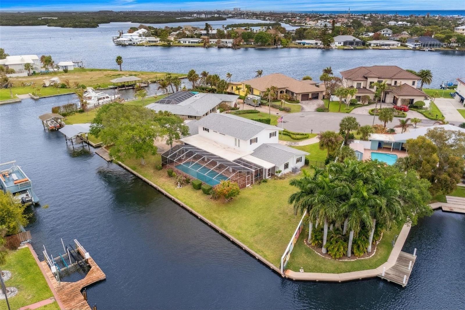 Listing photo id 18 for 1790 Bay Shore Drive