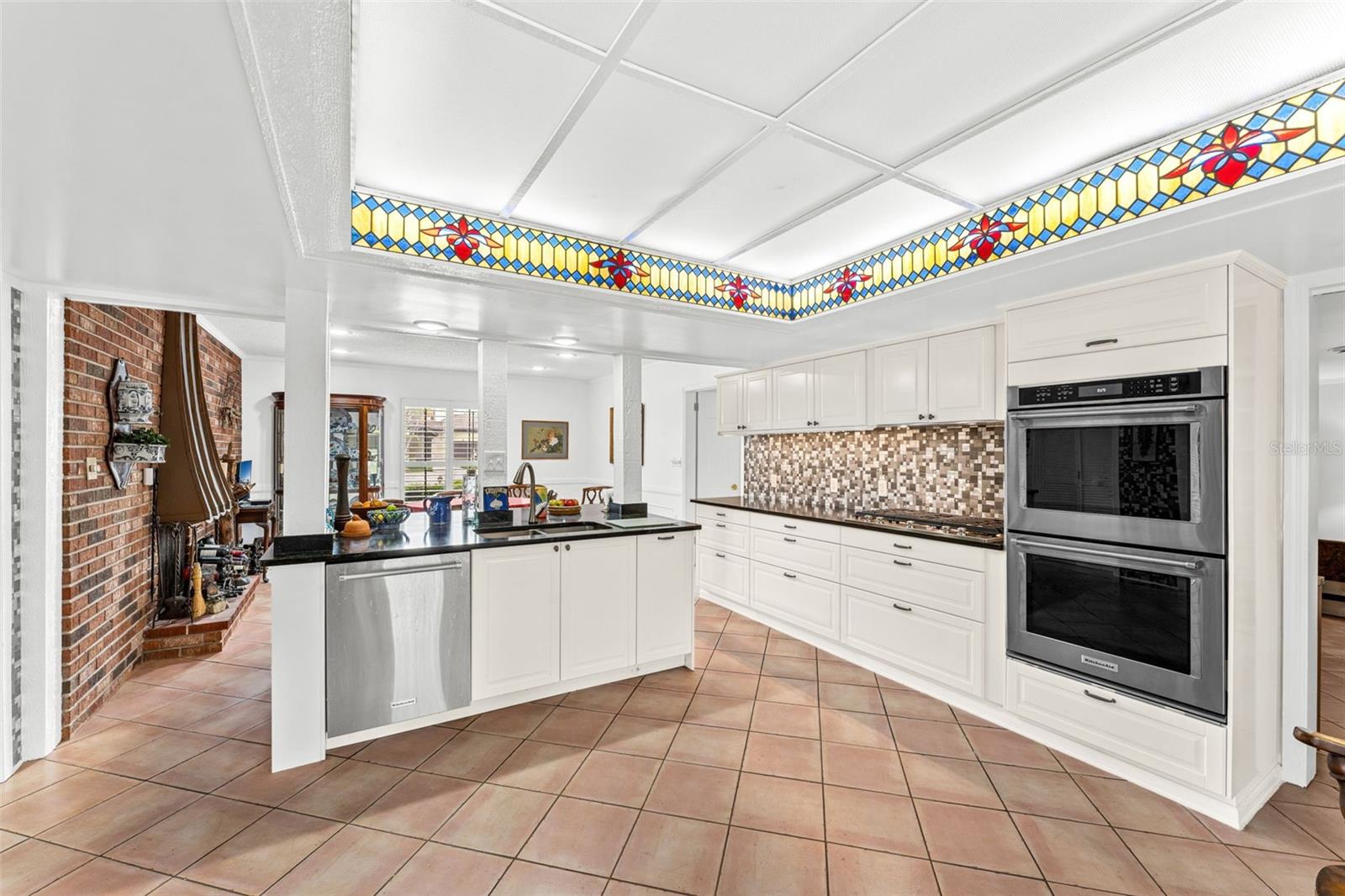 Listing photo id 2 for 1790 Bay Shore Drive