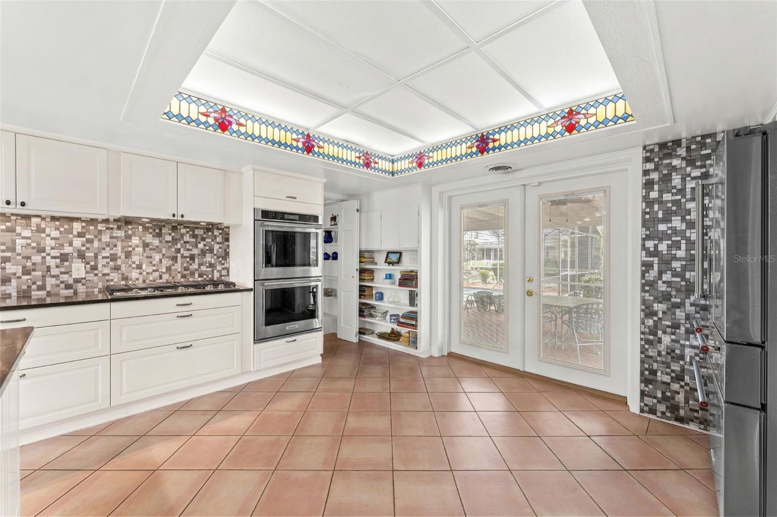 Listing photo id 4 for 1790 Bay Shore Drive