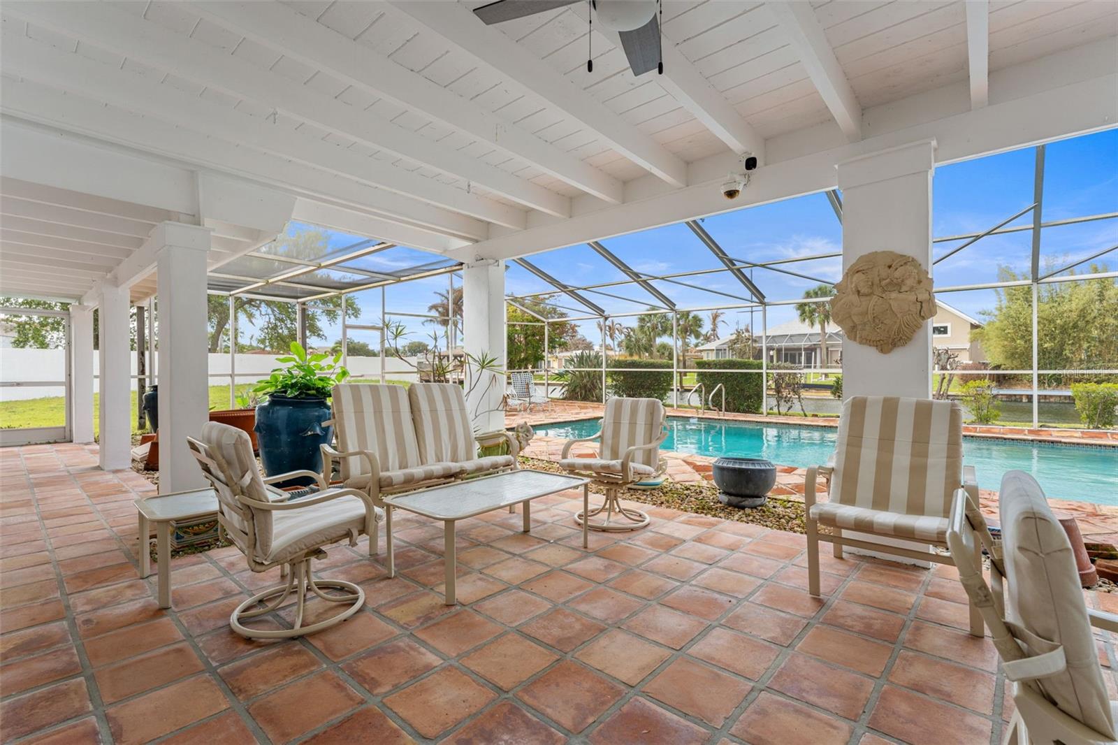 Listing photo id 5 for 1790 Bay Shore Drive