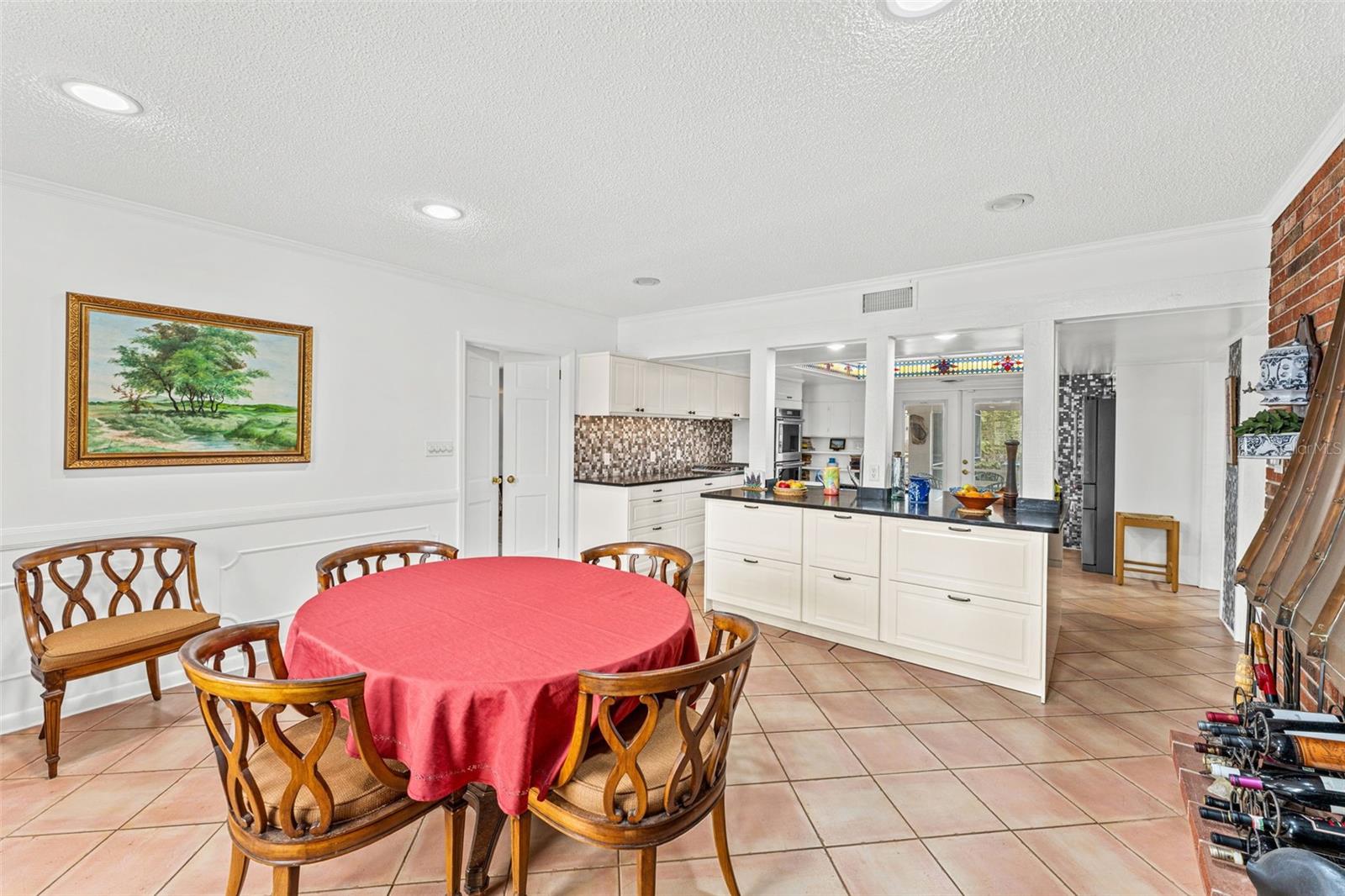 Listing photo id 7 for 1790 Bay Shore Drive