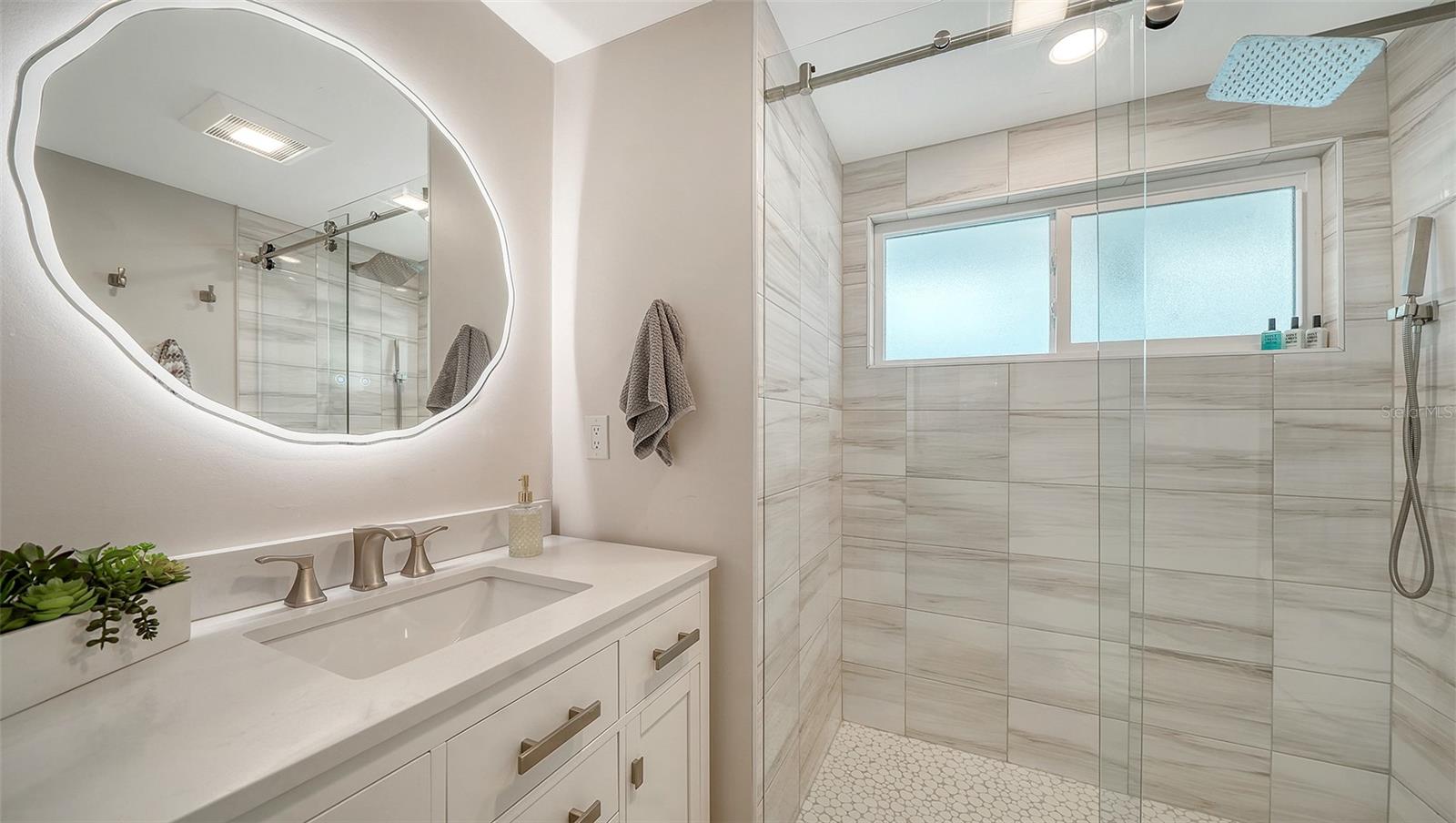 Image 22 of 56 For 404 Polk Drive