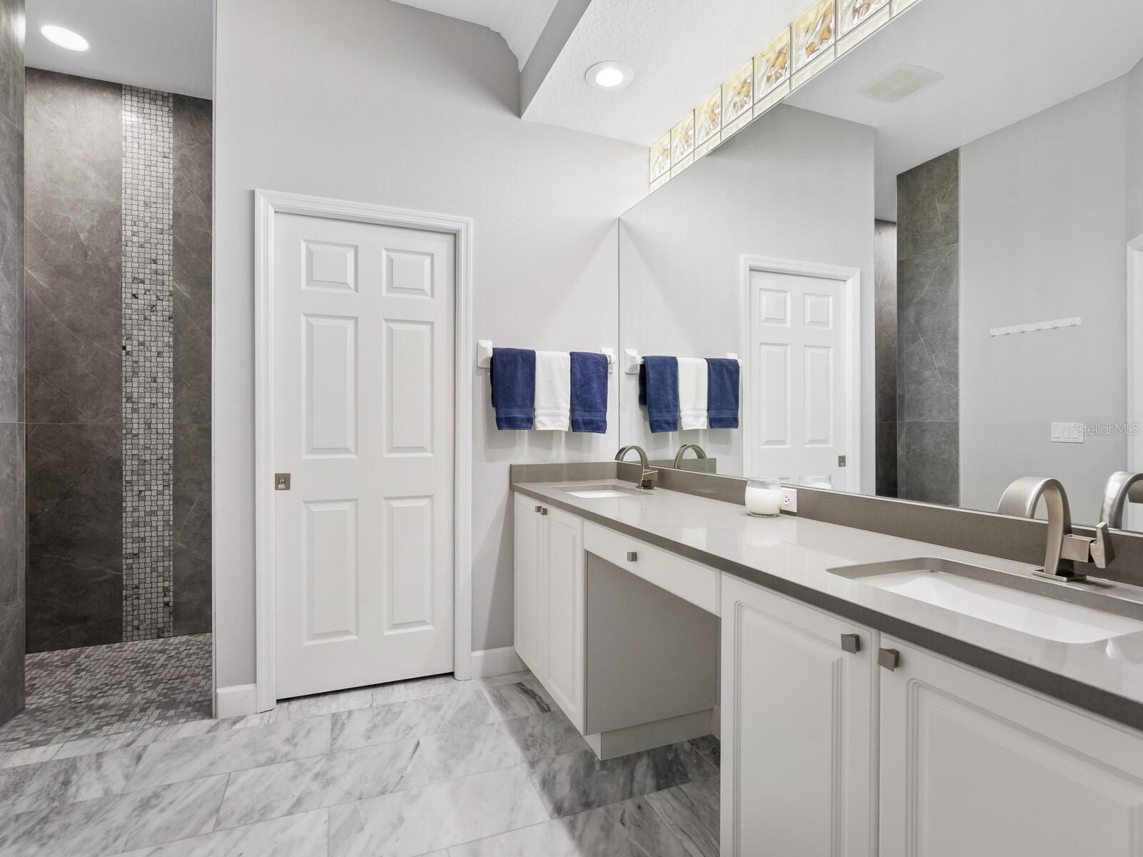 Image 18 of 41 For 5237 97th Street E