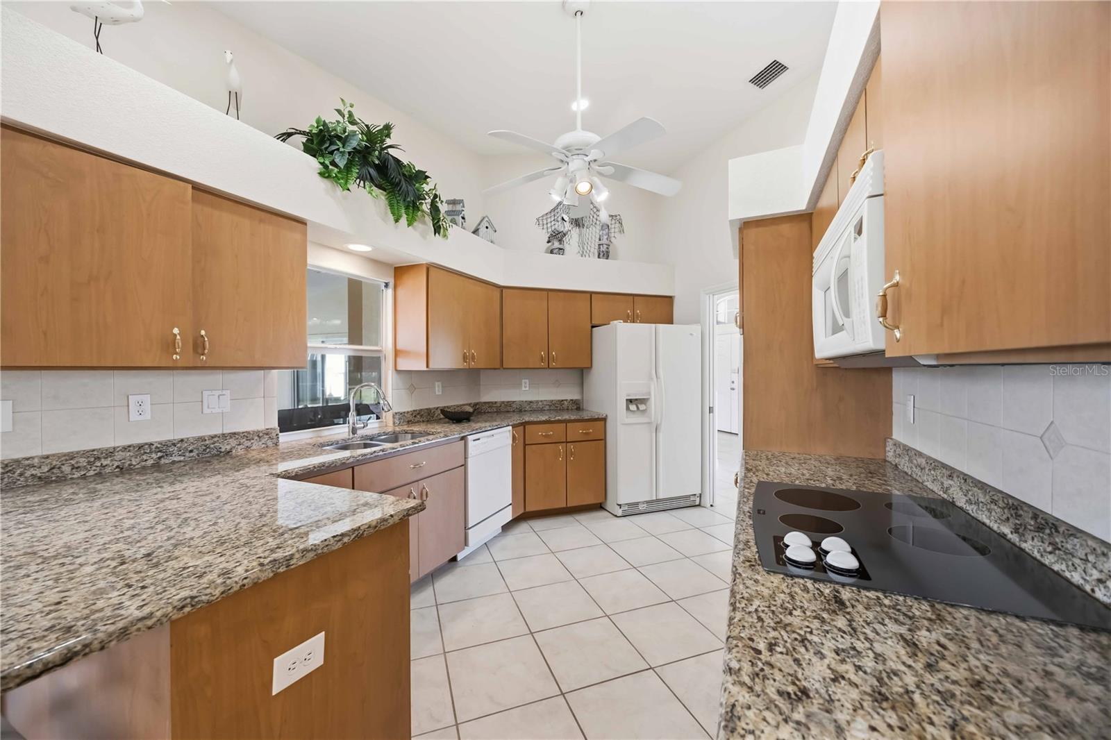 Image 18 of 59 For 18239 Regan Avenue