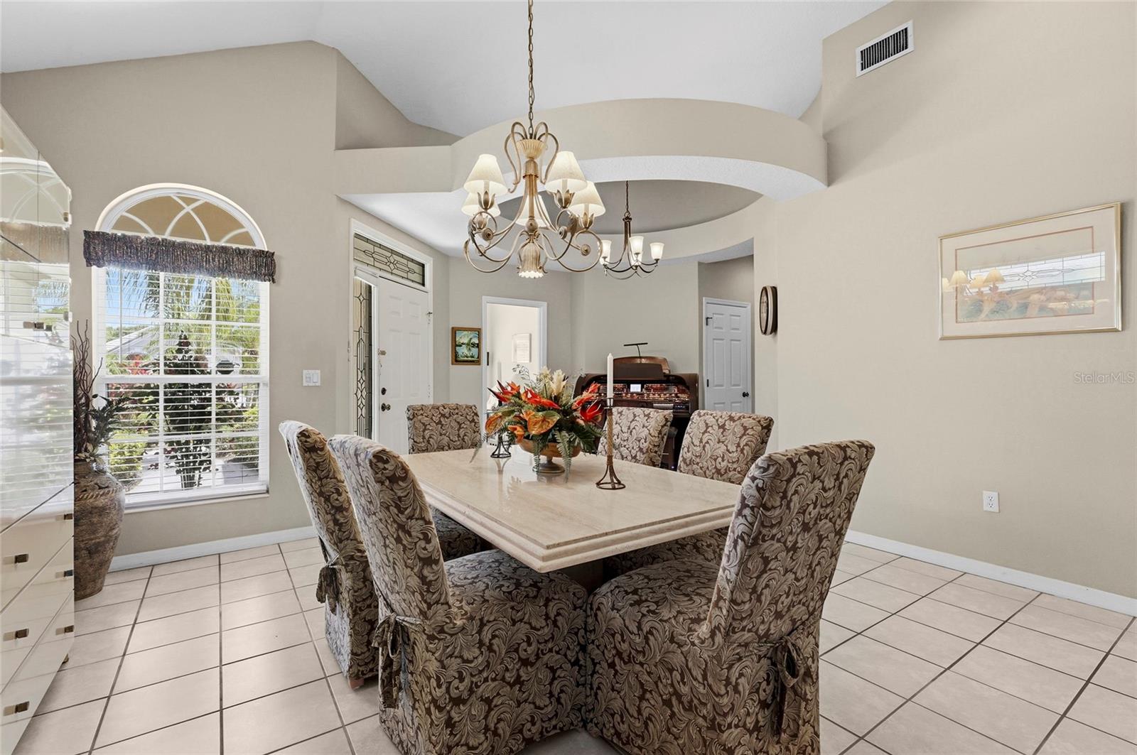 Image 8 of 83 For 7822 Troon Court