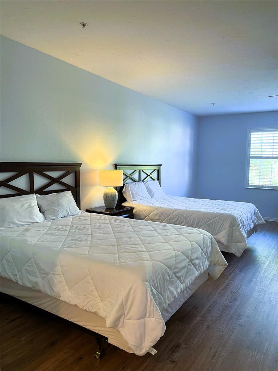 Image 4 of 17 For 3506 54th Drive W 204