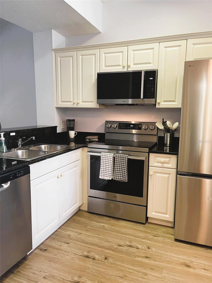 Image 8 of 17 For 3506 54th Drive W 204