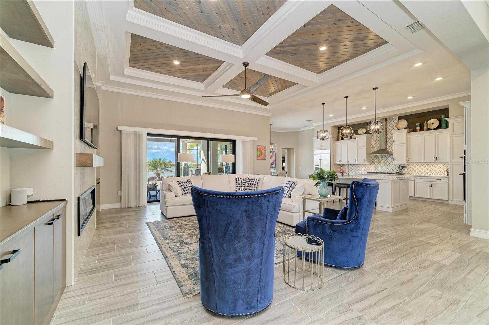 Image 15 of 100 For 296 Maraviya Boulevard