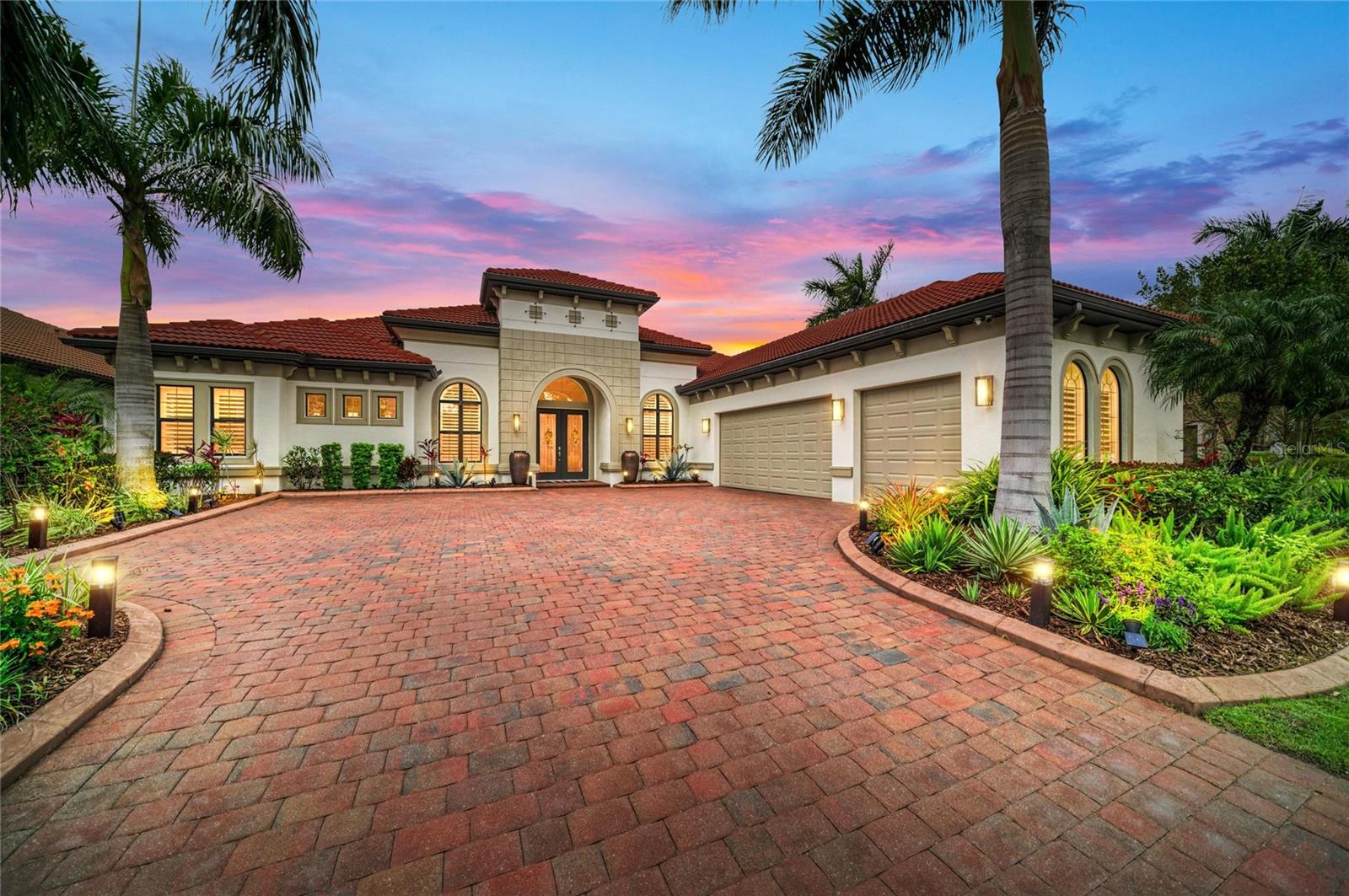 Image 2 of 100 For 296 Maraviya Boulevard