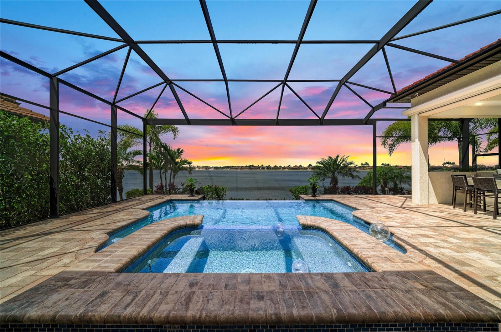 Image 24 of 100 For 296 Maraviya Boulevard