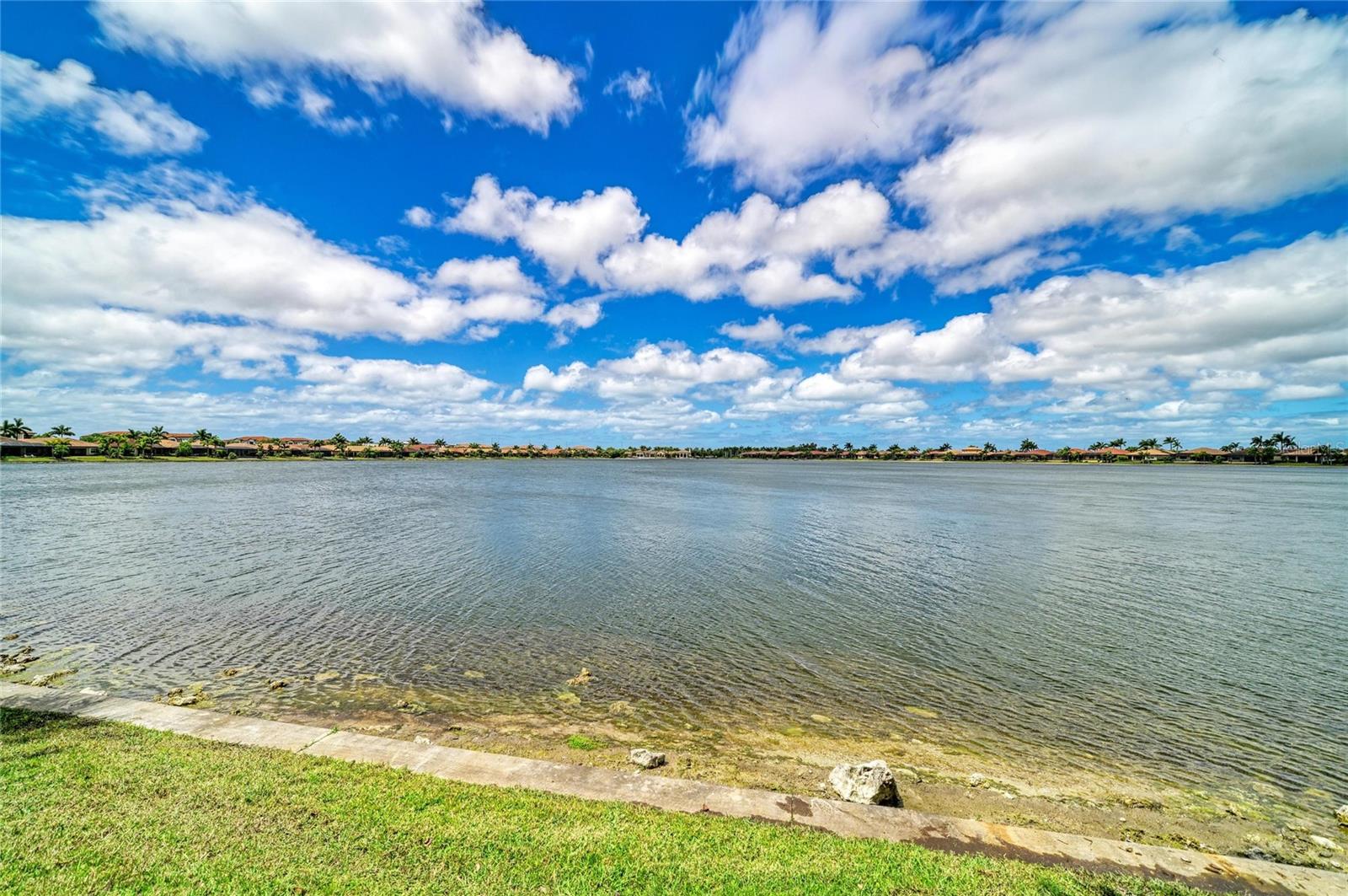 Image 27 of 100 For 296 Maraviya Boulevard