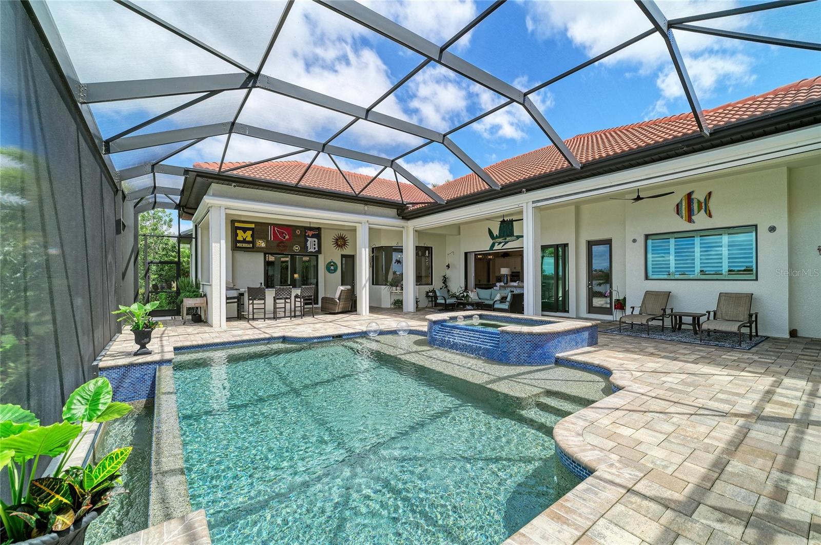 Image 28 of 100 For 296 Maraviya Boulevard