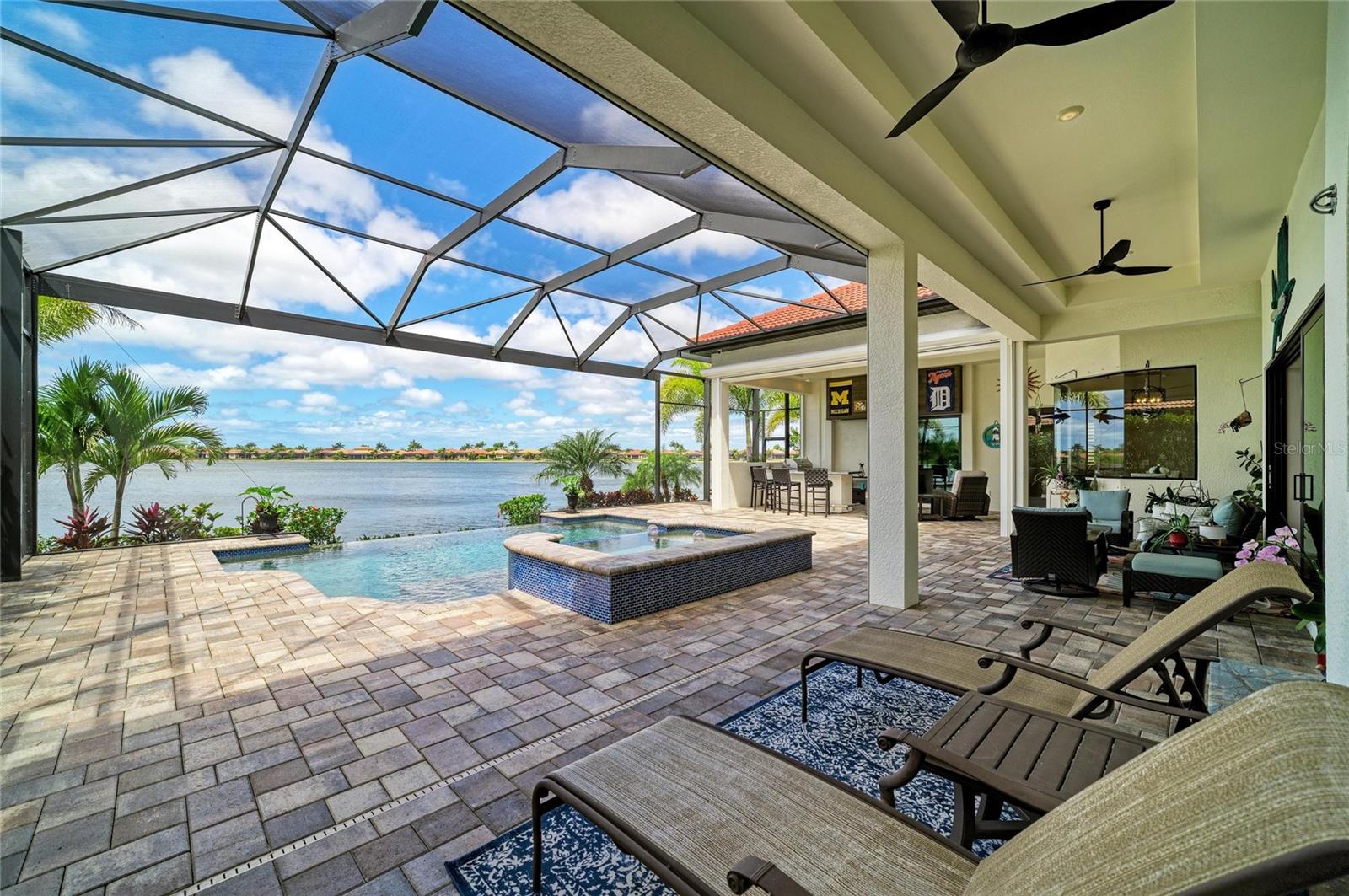 Image 3 of 100 For 296 Maraviya Boulevard