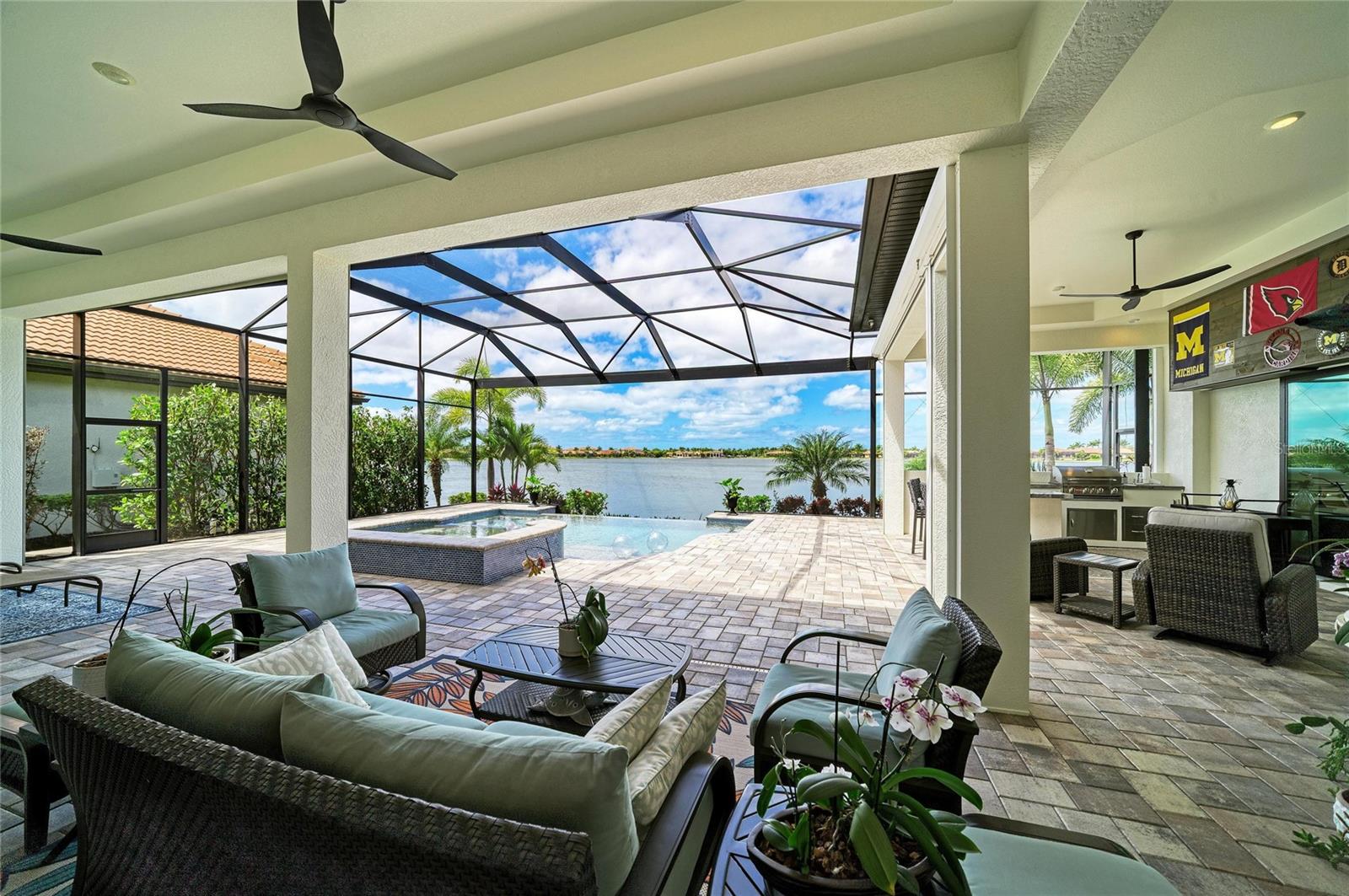 Image 30 of 100 For 296 Maraviya Boulevard