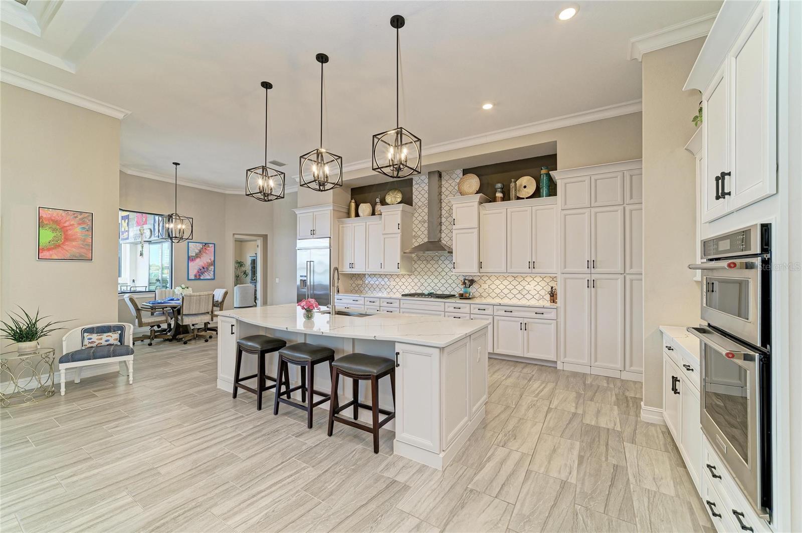 Image 37 of 100 For 296 Maraviya Boulevard