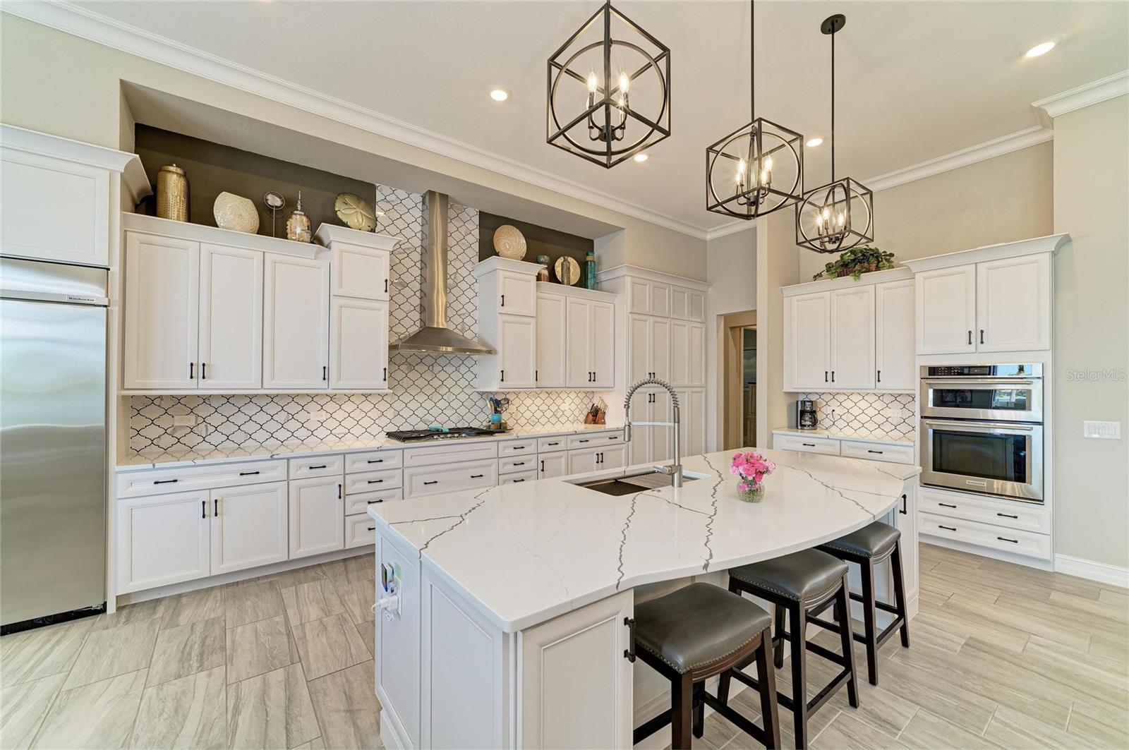 Image 38 of 100 For 296 Maraviya Boulevard