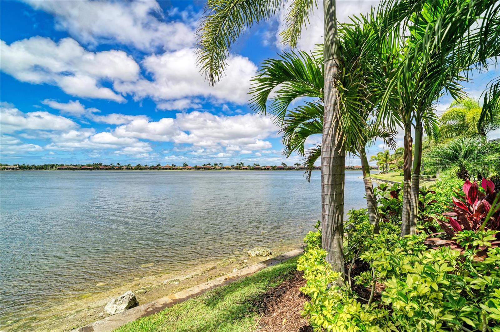 Image 4 of 100 For 296 Maraviya Boulevard