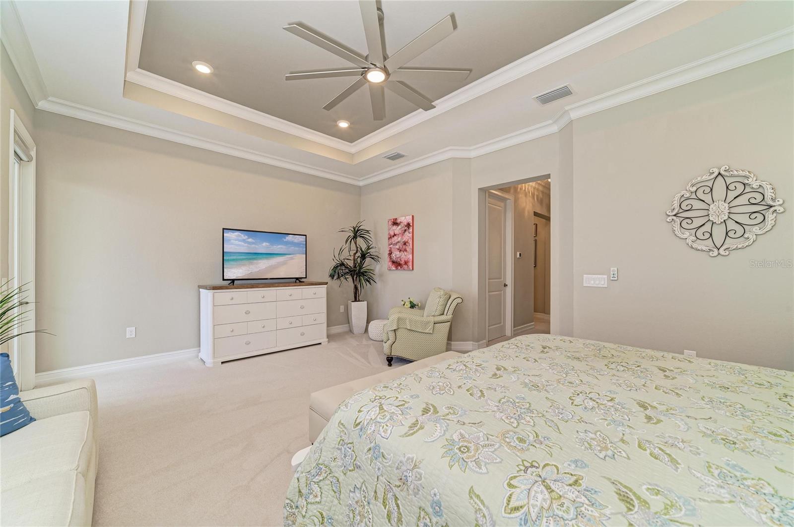 Image 54 of 100 For 296 Maraviya Boulevard