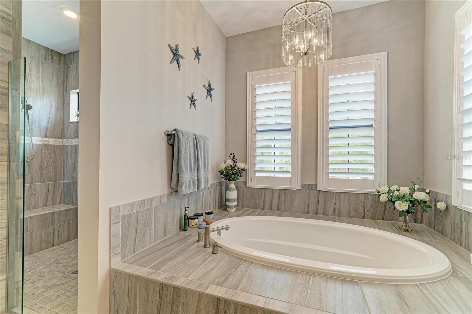 Image 61 of 100 For 296 Maraviya Boulevard