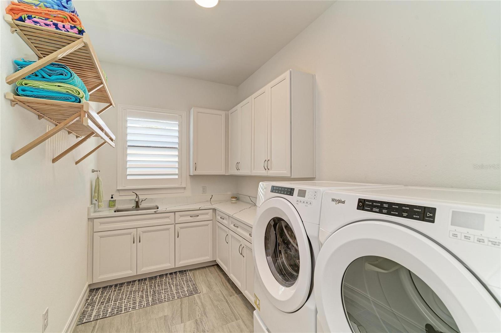 Image 72 of 100 For 296 Maraviya Boulevard