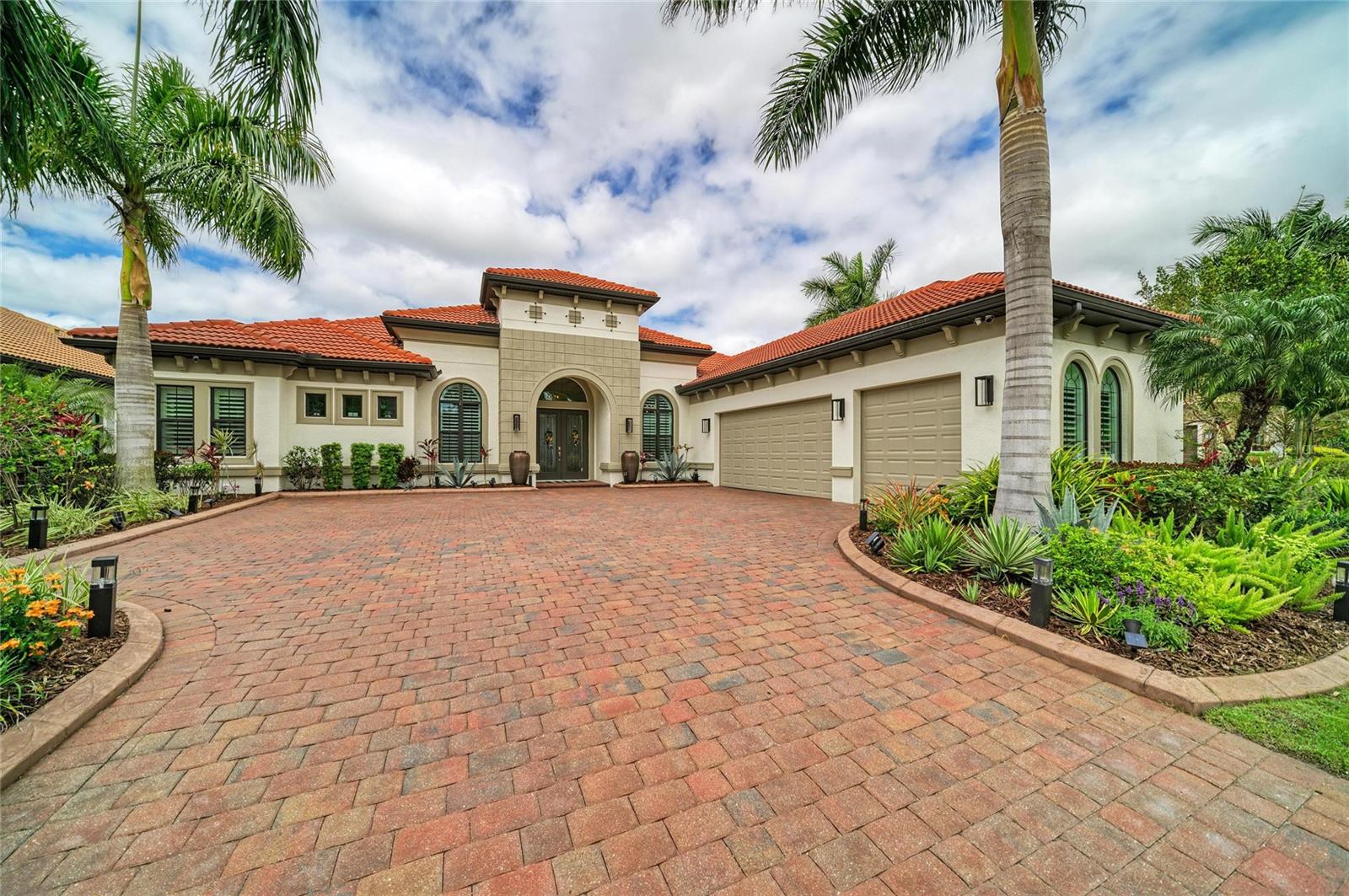 Image 9 of 100 For 296 Maraviya Boulevard