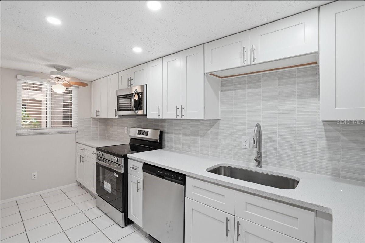 Image 13 of 30 For 3700 Osprey Avenue 115