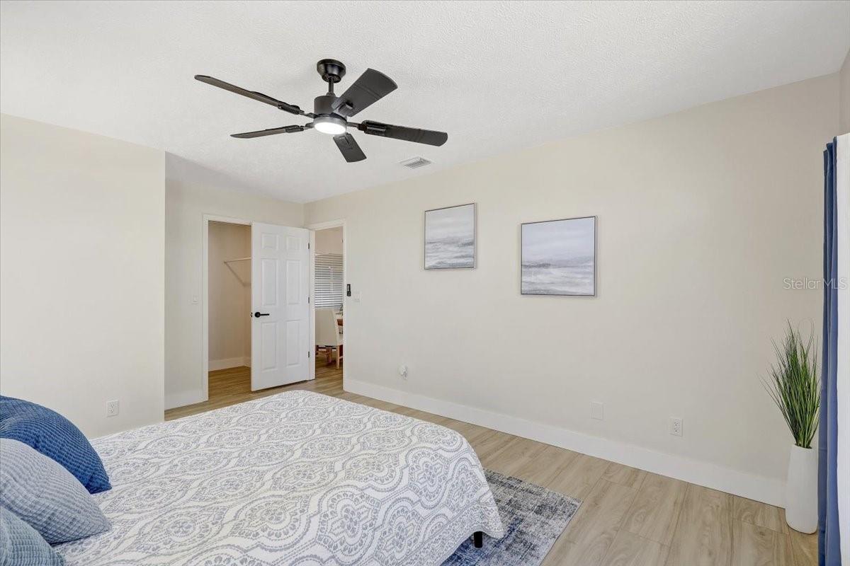 Image 21 of 42 For 6505 64th Lane E
