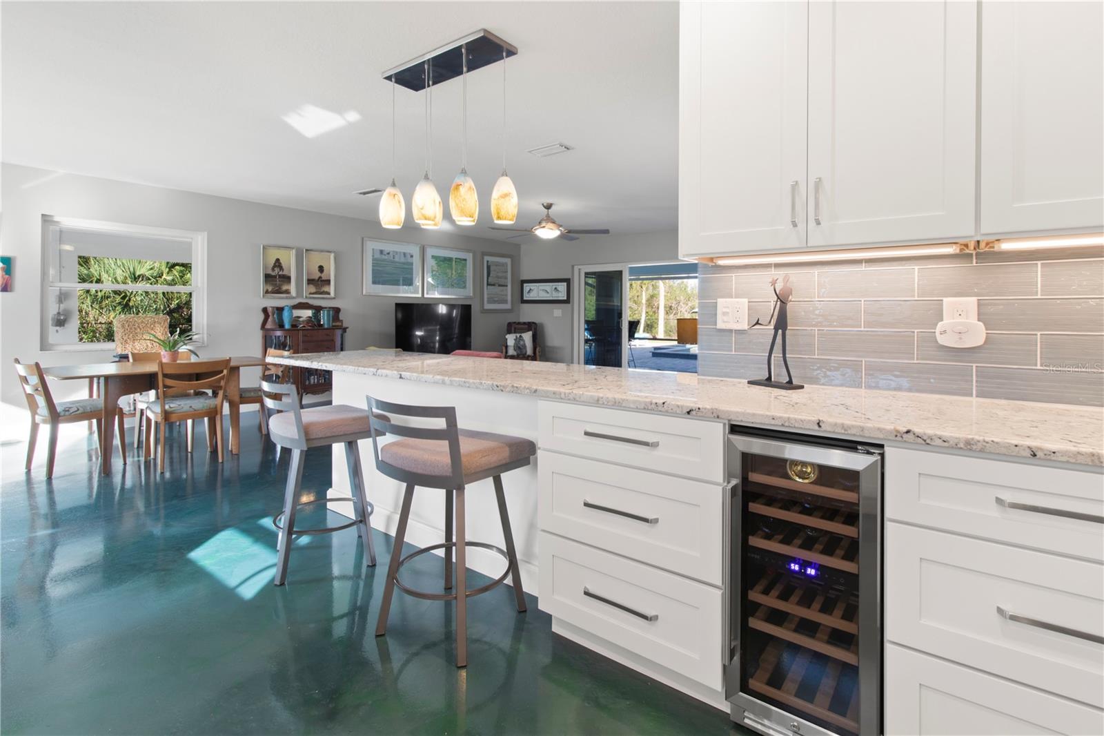 Image 15 of 33 For 2101 27th Avenue Boulevard W