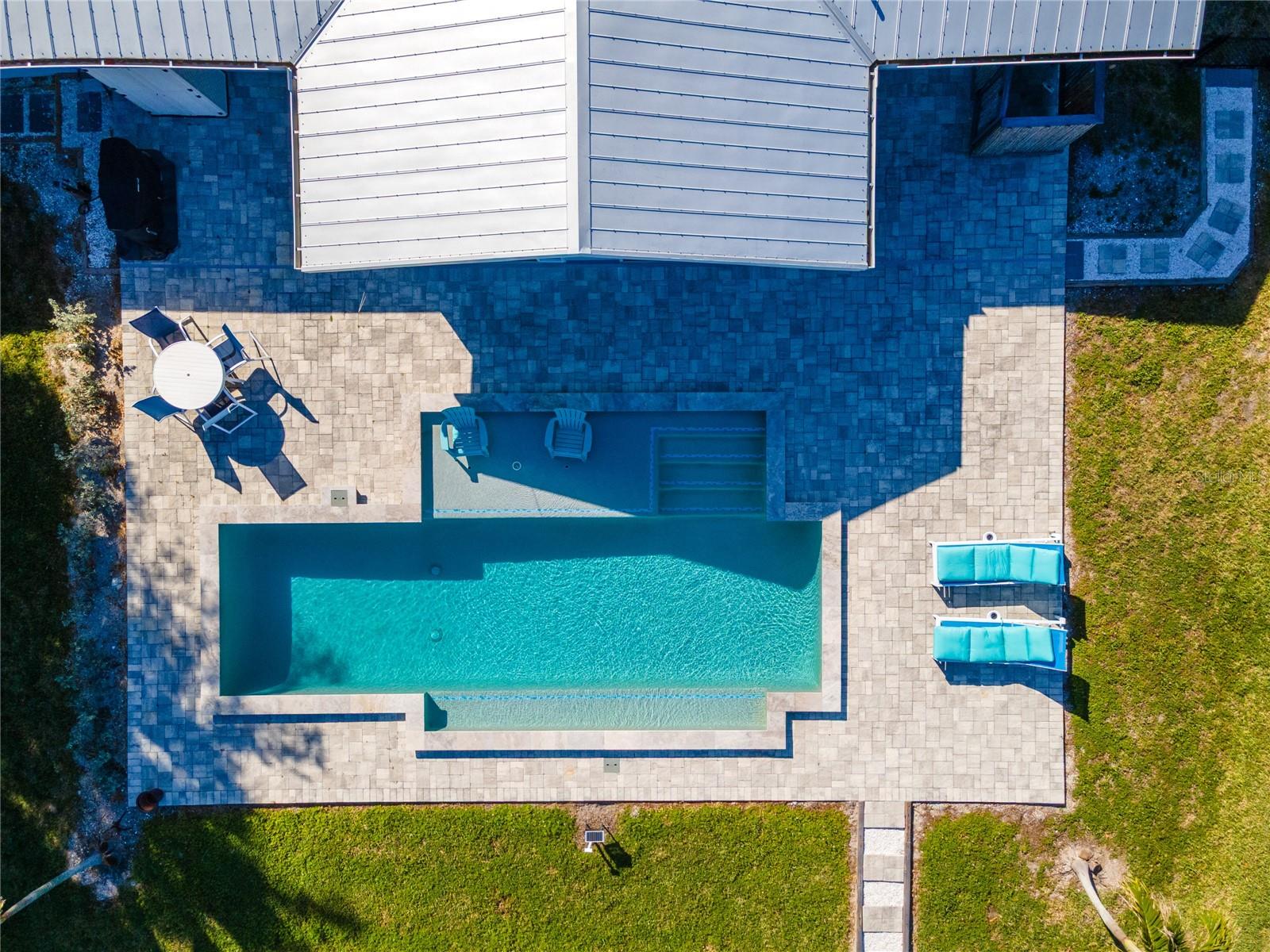 Image 3 of 33 For 2101 27th Avenue Boulevard W