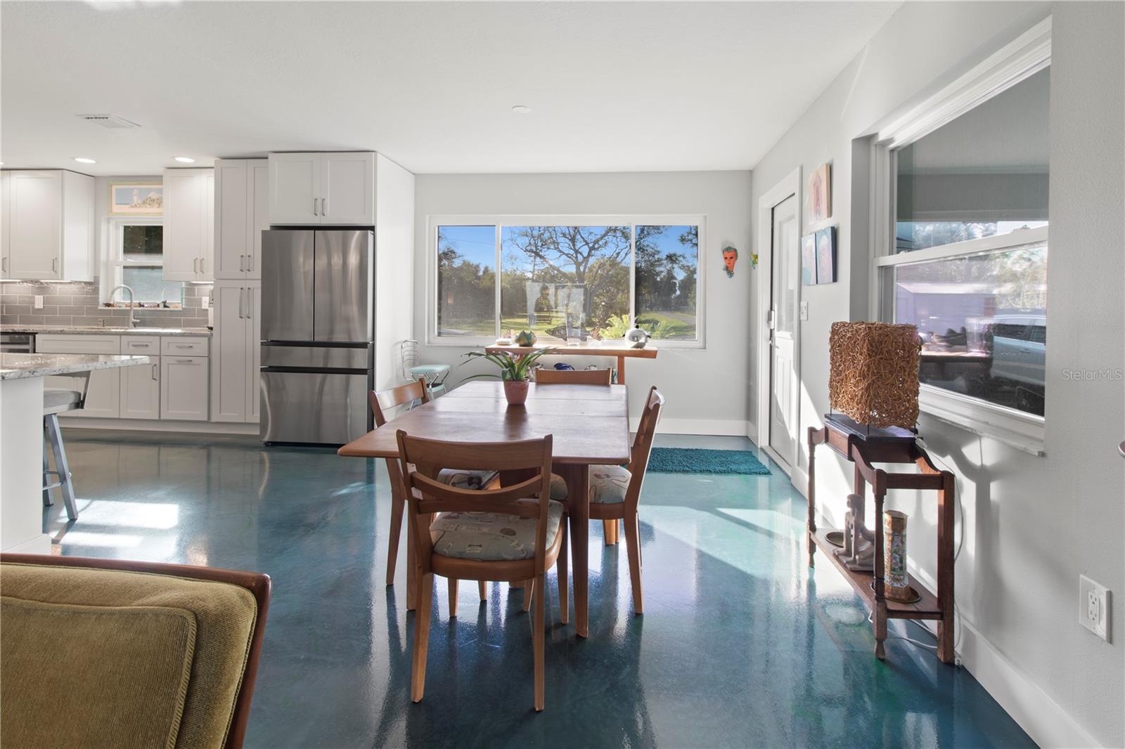 Image 8 of 33 For 2101 27th Avenue Boulevard W