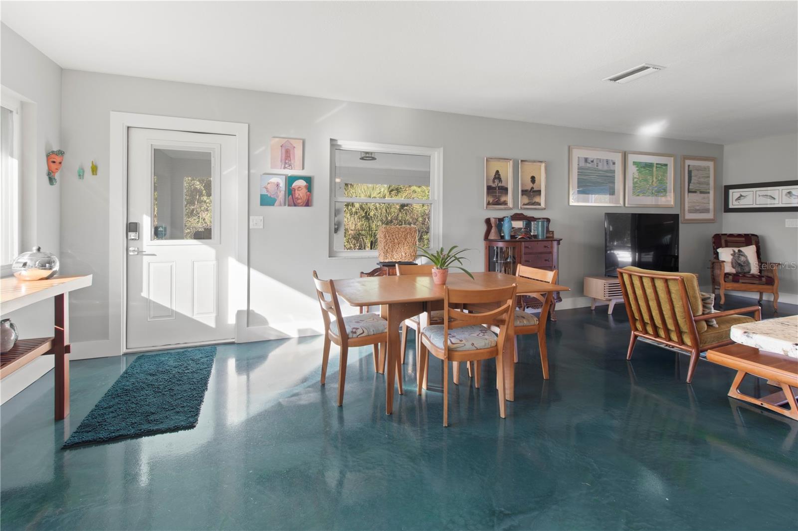 Image 9 of 33 For 2101 27th Avenue Boulevard W