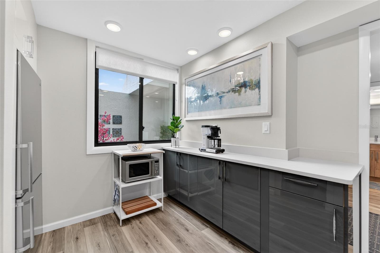 Image 11 of 64 For 828 Bayport Way 828