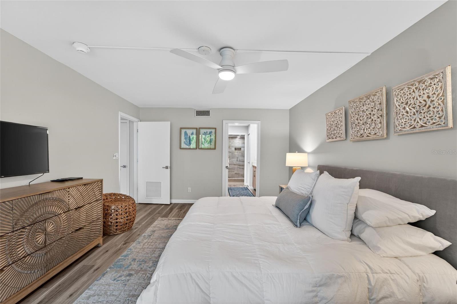 Image 27 of 64 For 828 Bayport Way 828