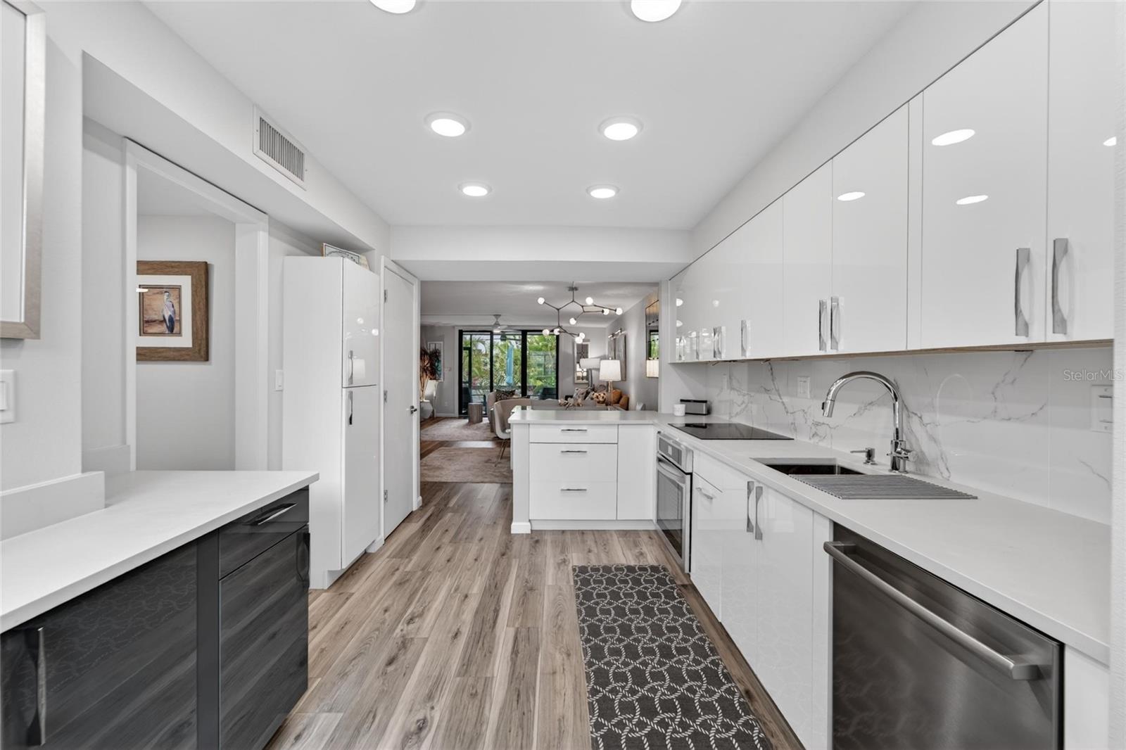 Image 7 of 64 For 828 Bayport Way 828