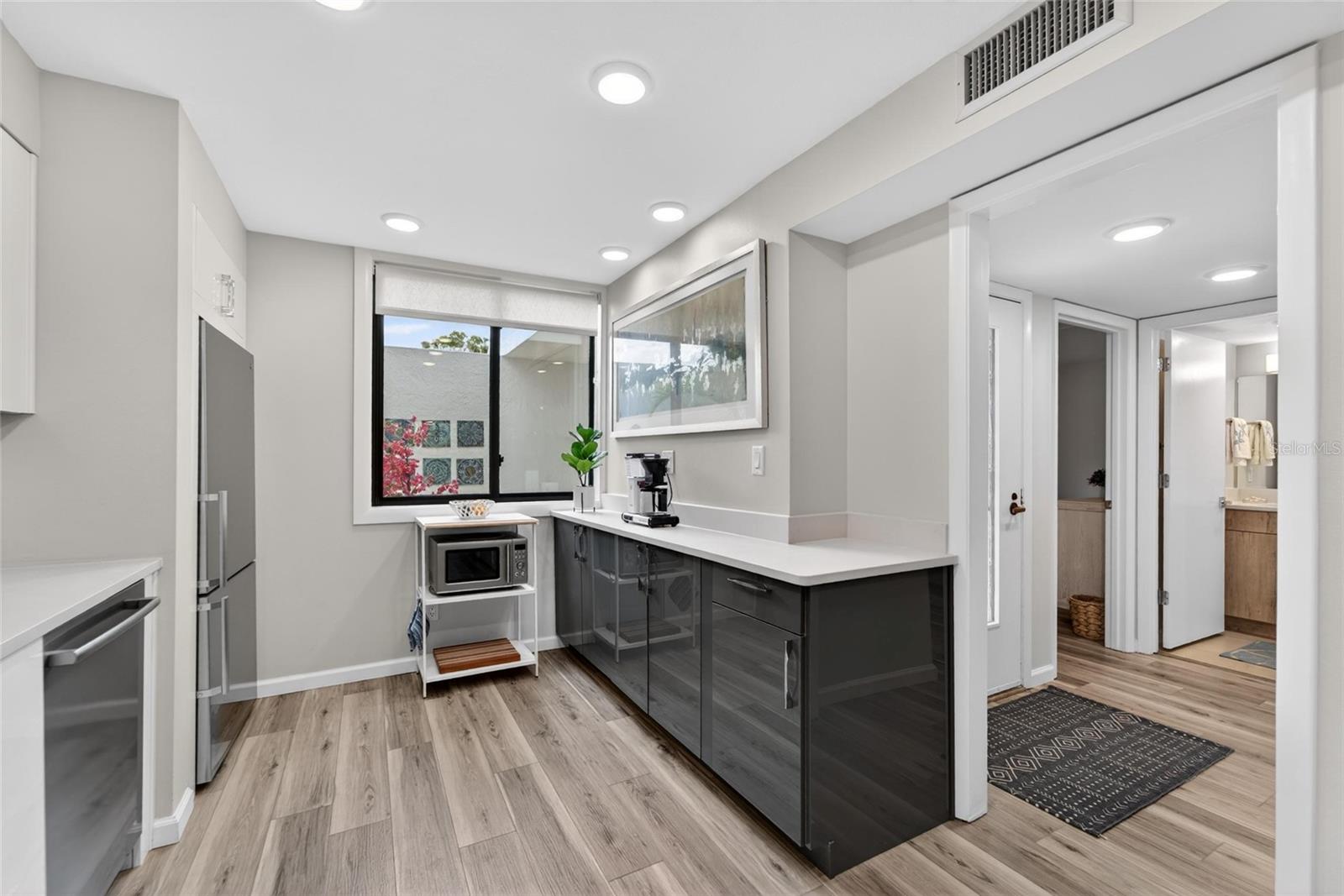 Image 8 of 64 For 828 Bayport Way 828