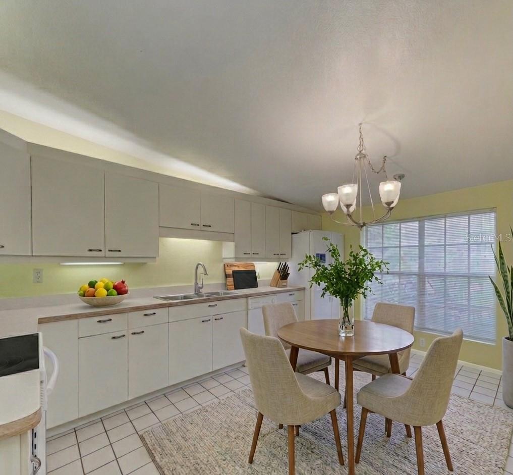 Listing photo id 5 for 315 Park Boulevard S