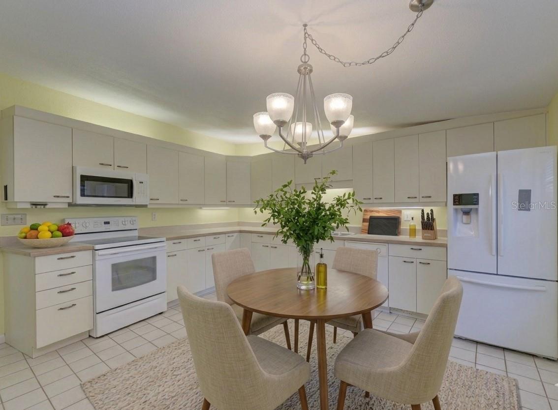 Listing photo id 6 for 315 Park Boulevard S