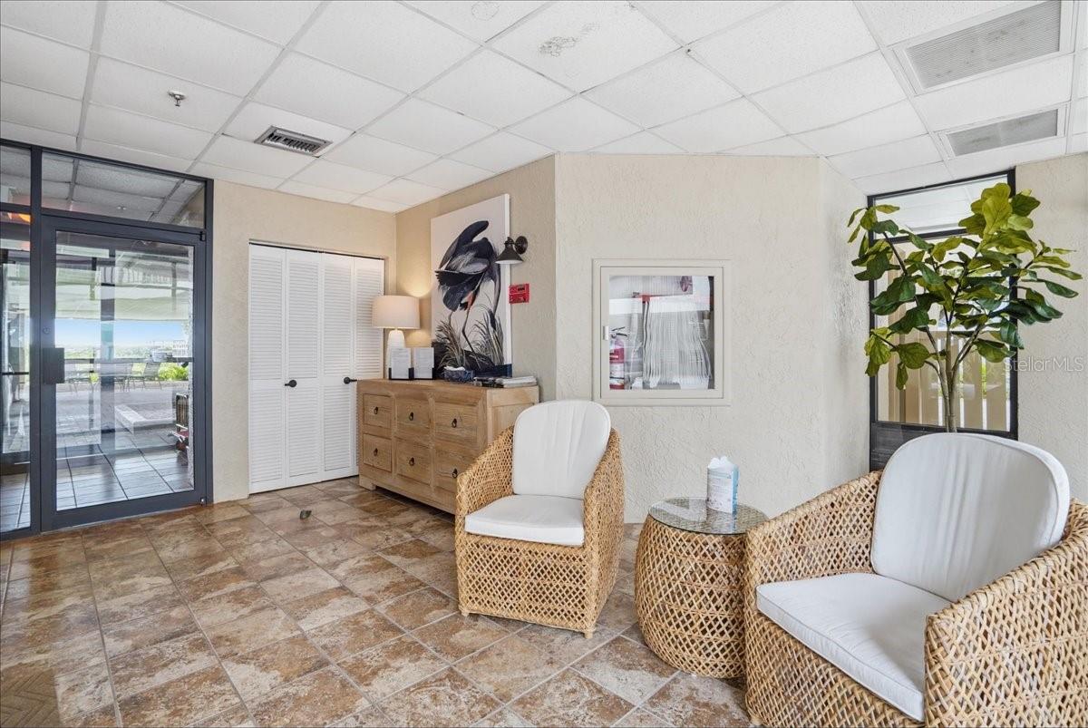 Image 10 of 44 For 5611 Gulf Of Mexico Drive 3