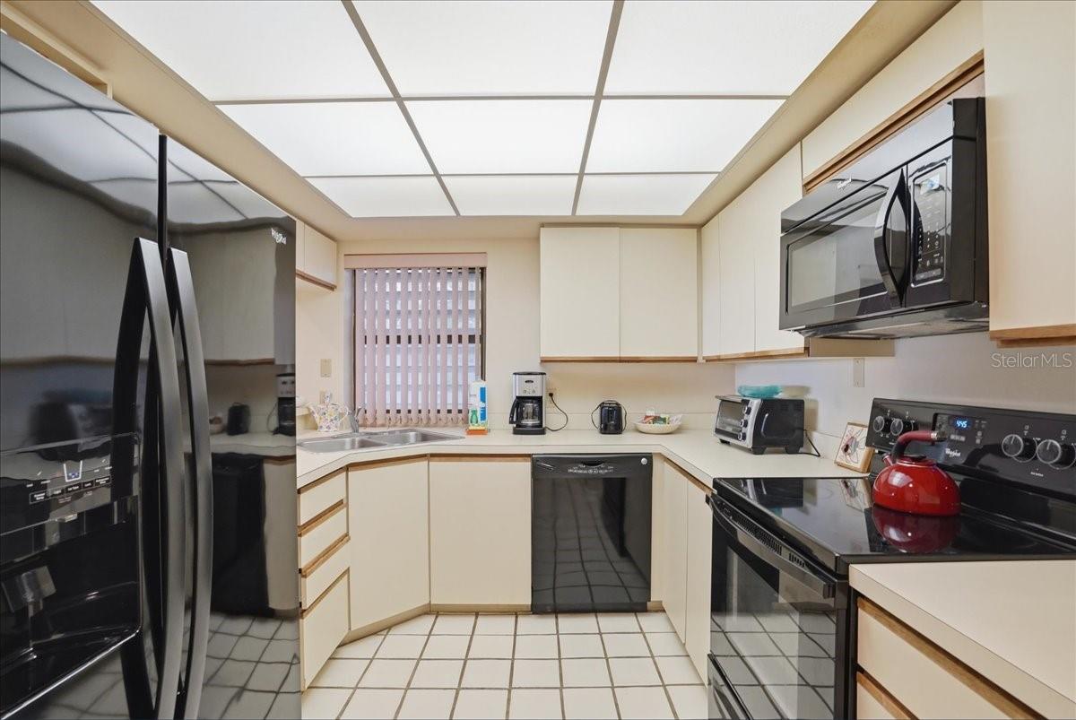 Image 22 of 44 For 5611 Gulf Of Mexico Drive 3