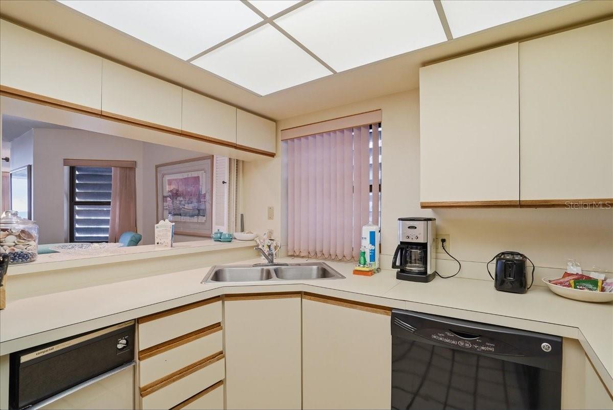 Image 25 of 44 For 5611 Gulf Of Mexico Drive 3