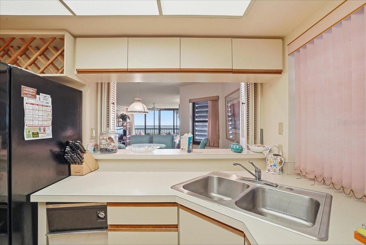 Image 27 of 44 For 5611 Gulf Of Mexico Drive 3