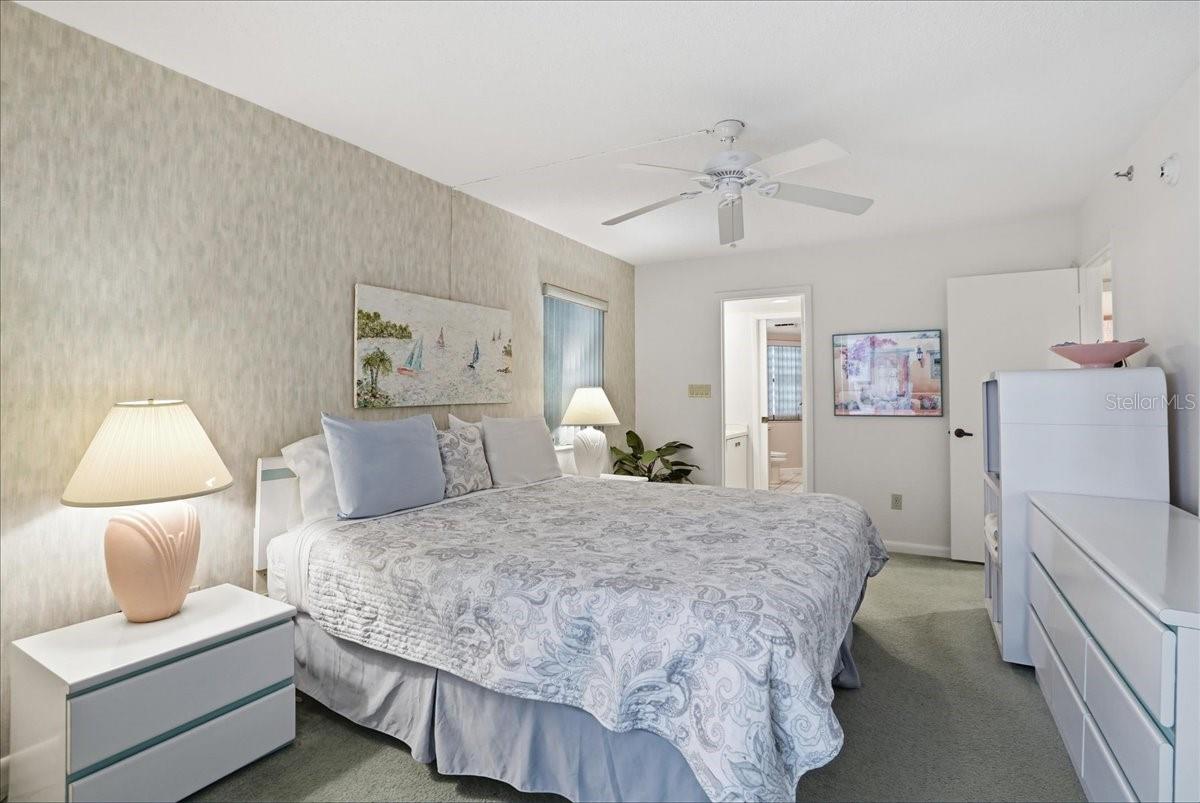 Image 29 of 44 For 5611 Gulf Of Mexico Drive 3