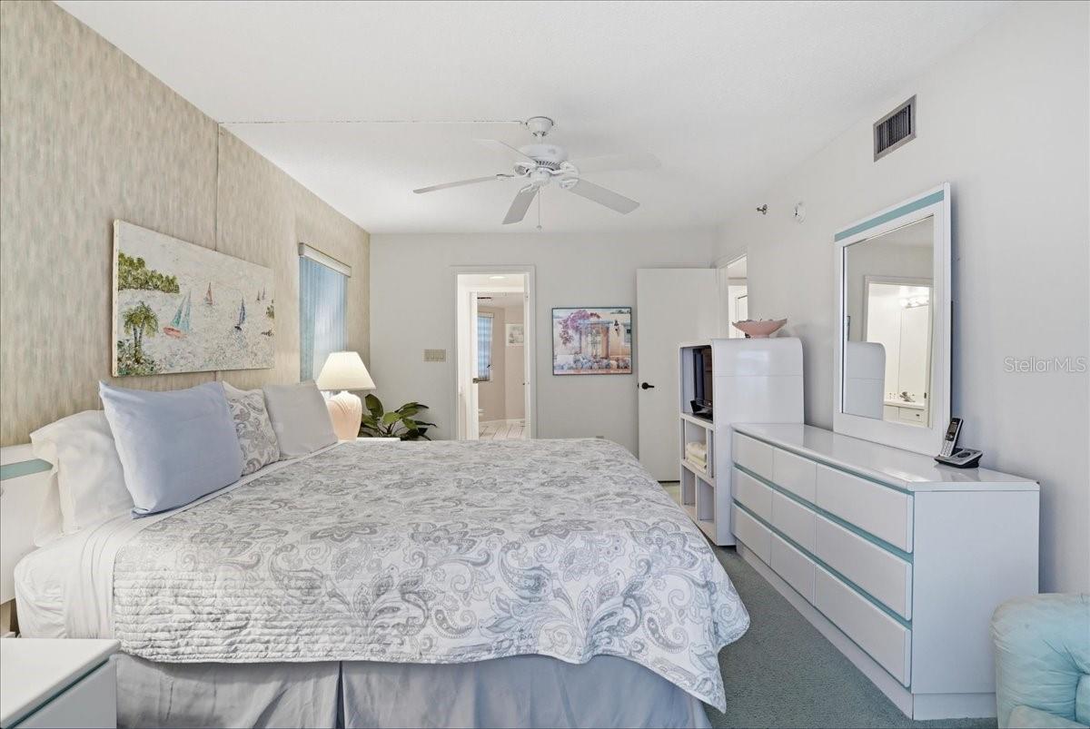 Image 30 of 44 For 5611 Gulf Of Mexico Drive 3